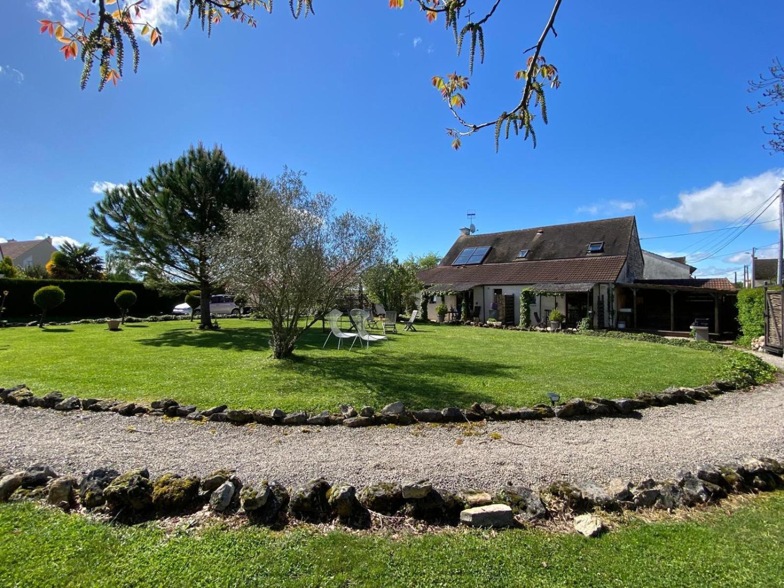 巴龙基尔住宿加早餐旅馆 Farges-les-Chalon 外观 照片