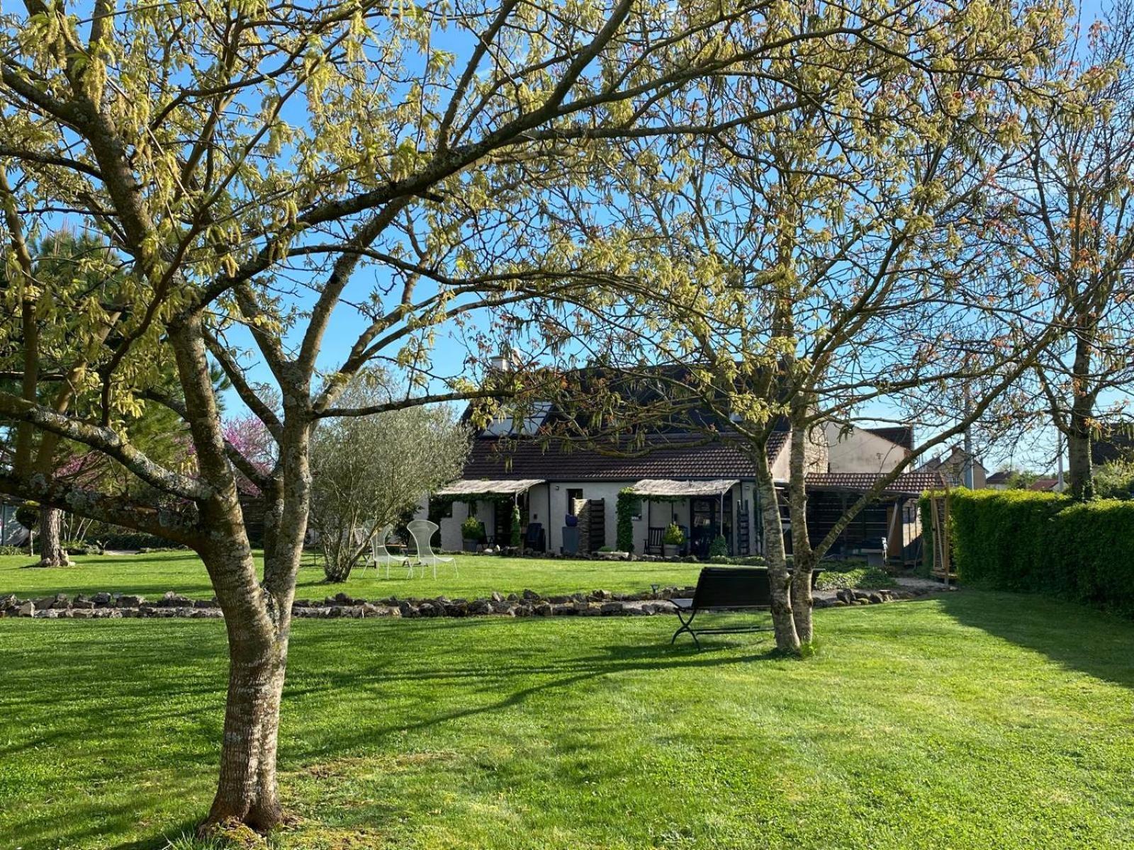 巴龙基尔住宿加早餐旅馆 Farges-les-Chalon 外观 照片